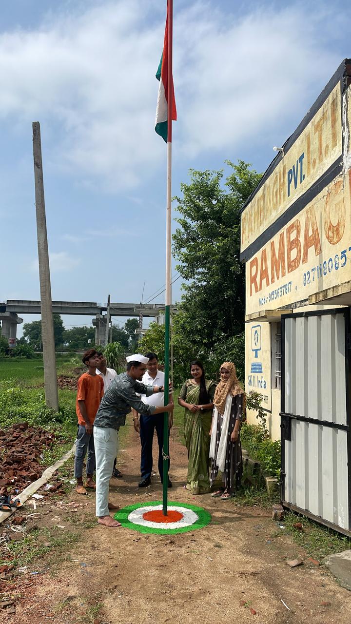 Flag Weighing Photo 3